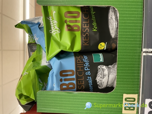 Snack Day Bioland Kessel Chips Meersalz & Pfeffer: Preis, Angebote,  Kalorien & Nutri-Score